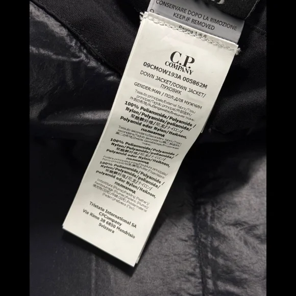 C.P. COMPANY BLACK NYLON PUFFER JACKET - Picture 15 of 15